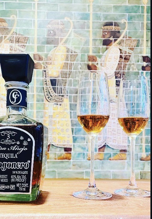 Extra Añejo poured into copitas